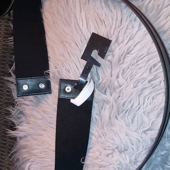 Glamorous Woman\'s Belt